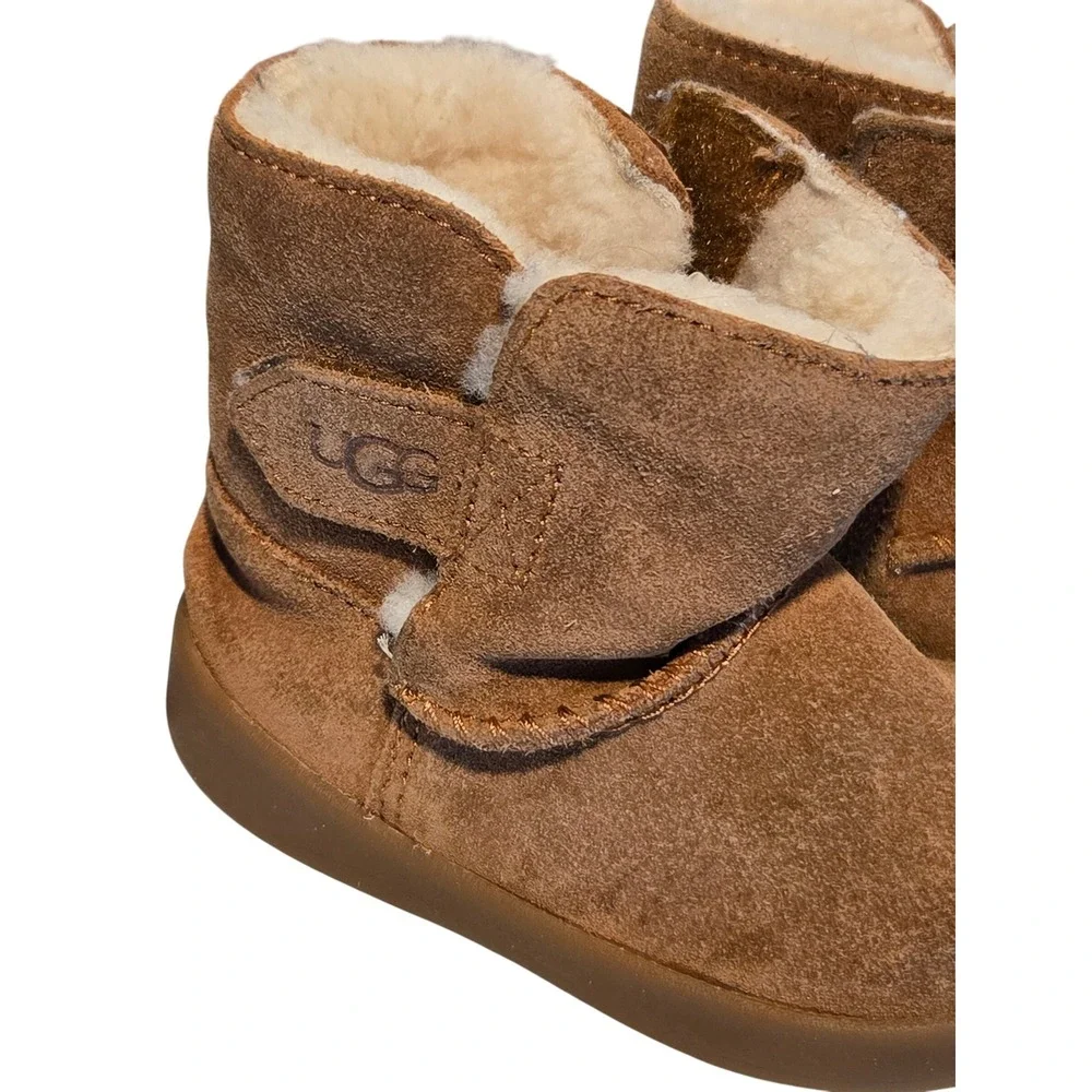 UGG Brown Suede Sheepskin Lined Boots Kids Size 4/5‎ Toddler Winter Warm